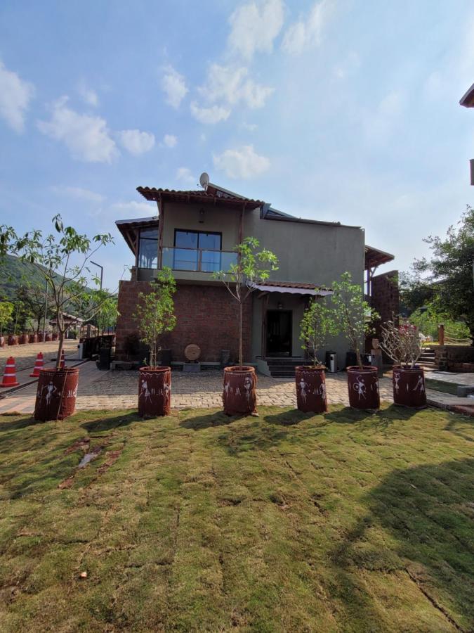 Mastiff Grand La Villae Lonavala Bagian luar foto